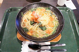 季節限定　小松菜とトマトのオイルソースパスタ（麺増量）