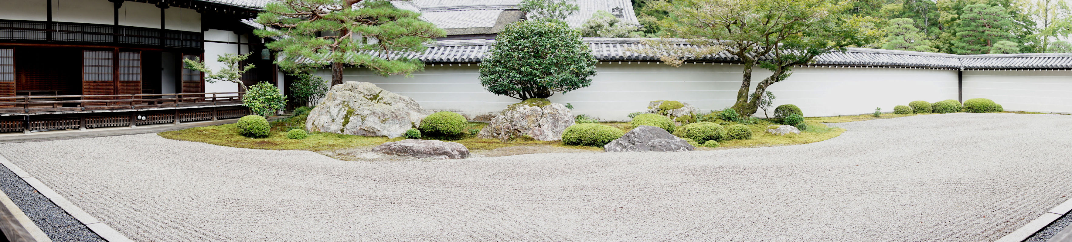江戸時代初期の代表的枯山水庭園である方丈庭園