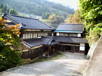 ���J����