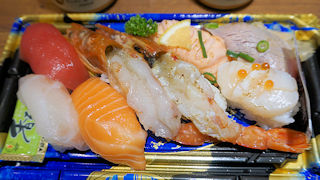 お魚屋さんの握り寿司・炙り寿司セット＋オリオンドラフト×２