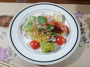 �������i